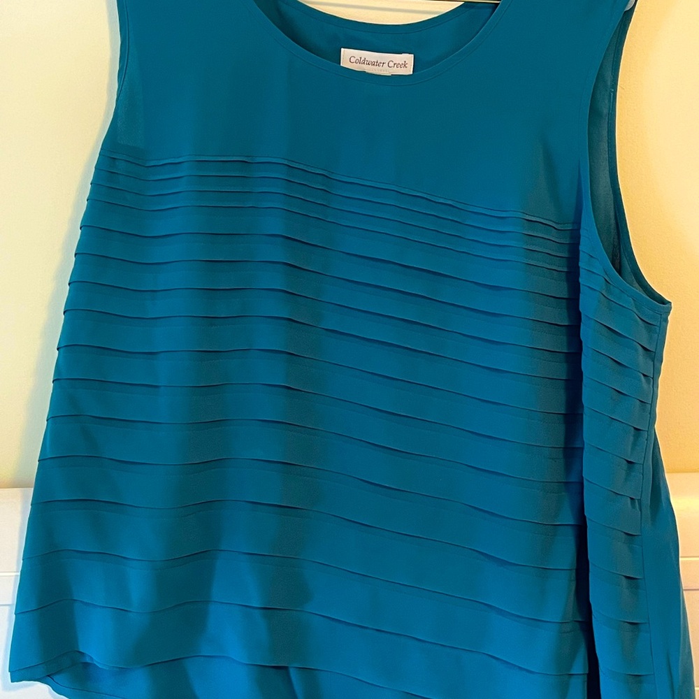 Coldwater Creek teal colored sleeveless textured top.  Size XL (18).